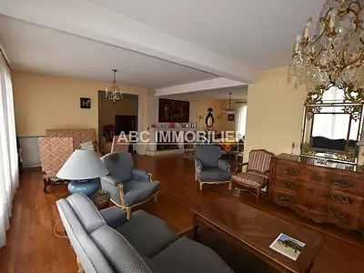 Maison, 257 m²