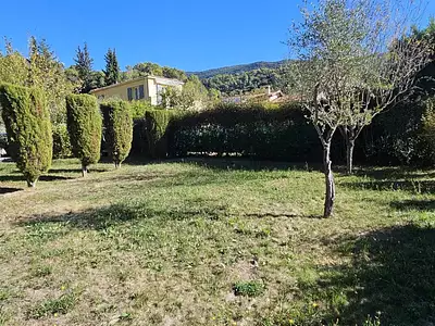 Terrain, 813 m²