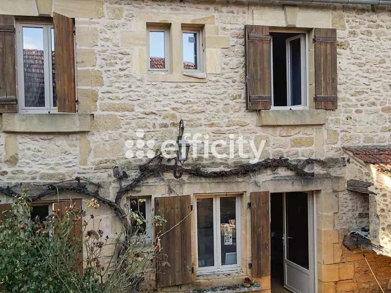 Maison, 1 875 m²