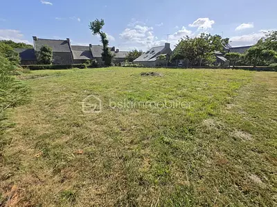 Terrain, 700 m²