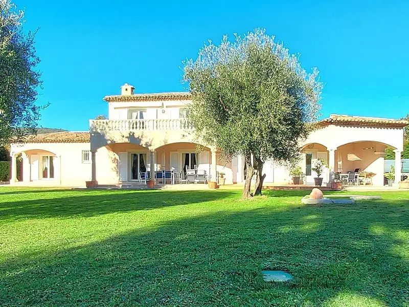 Maison, 190 m²
