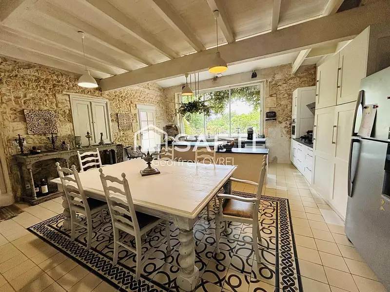Maison, 230 m²