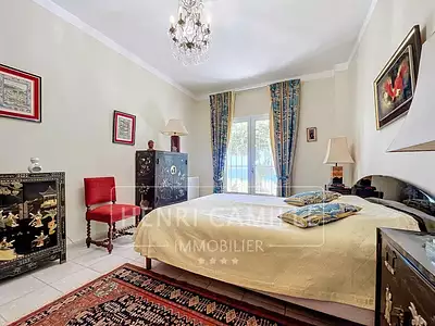 Maison, 230 m²