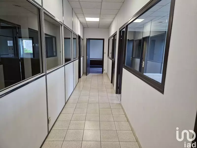Divers, 1 100 m²