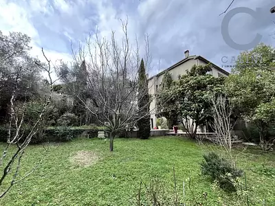 Maison, 225 m²