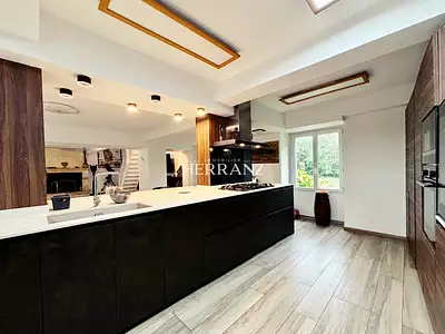 Maison, 250 m²