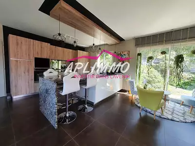Maison, 168 m²