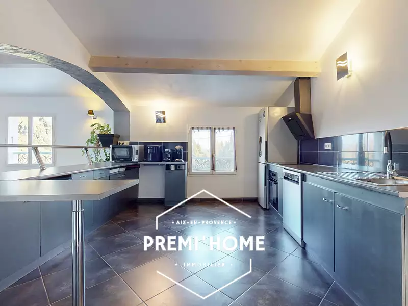 Maison, 211 m²