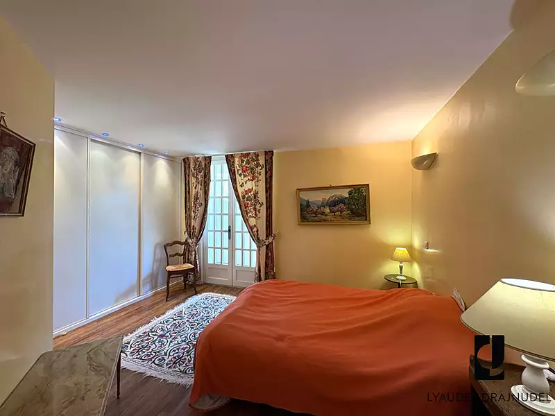 Maison, 244 m²
