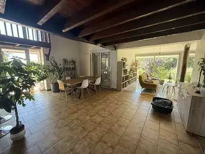 Maison, 196 m²