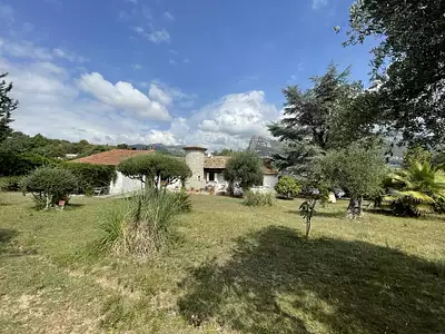 Maison, 225 m²