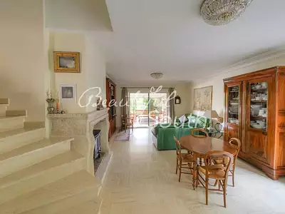 Maison, 253 m²