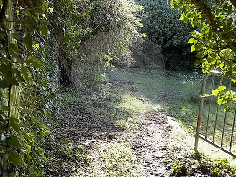 Terrain, 2 318 m²