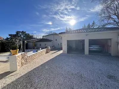 Maison, 230 m²