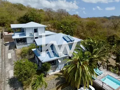 Maison, 256 m²