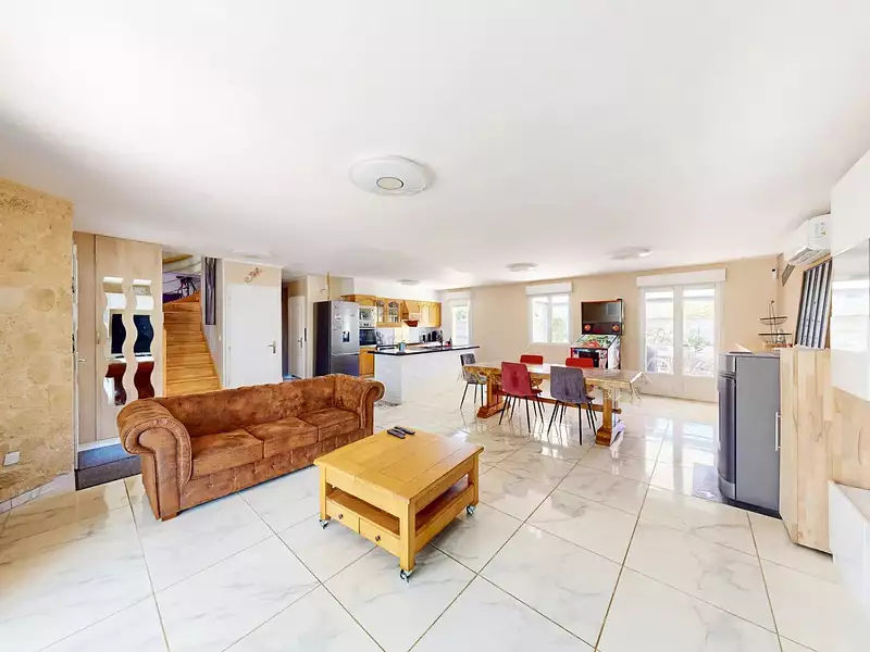 Maison, 174 m²