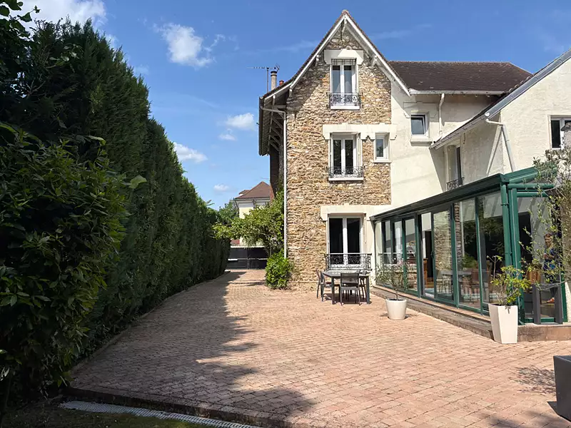 Maison, 225 m²