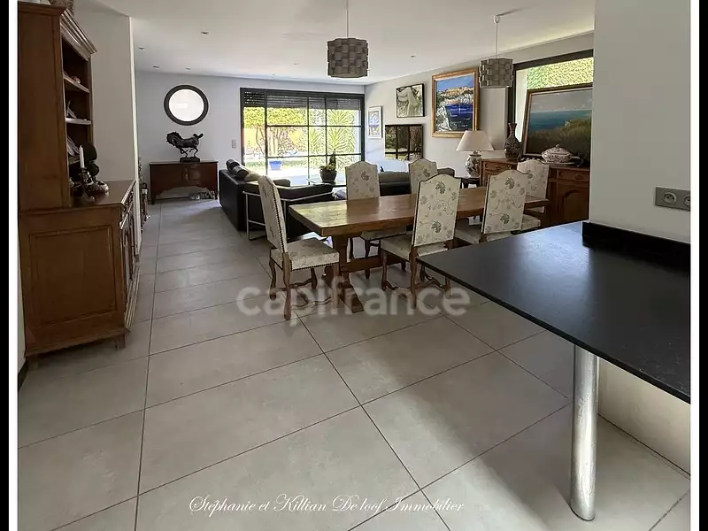 Maison, 250 m²