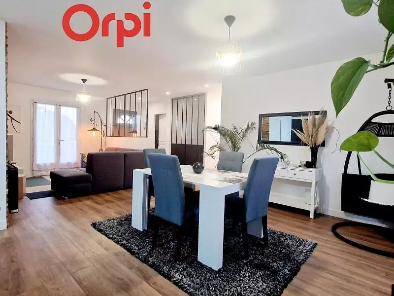 Maison, 89 m²