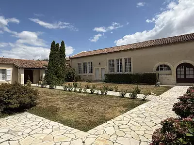 Maison, 782 m²