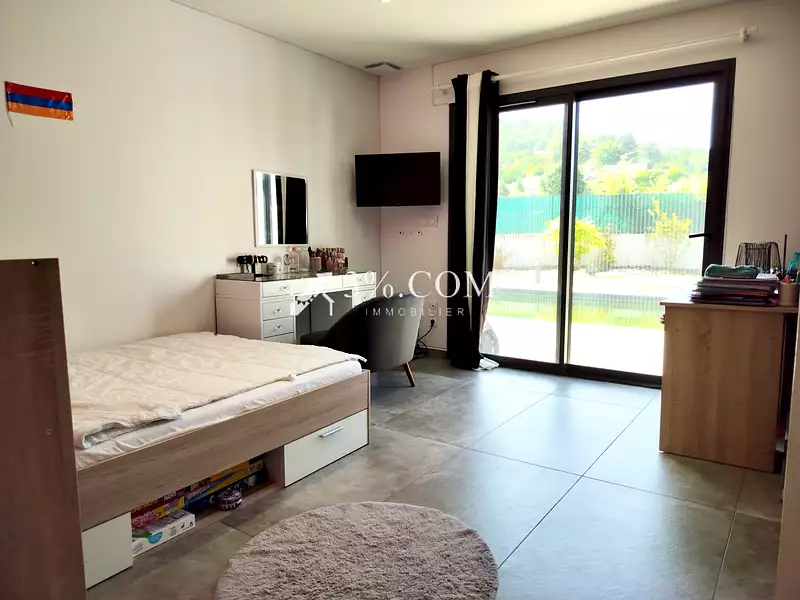 Maison, 200 m²