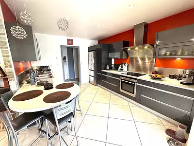 Maison, 318,67 m²