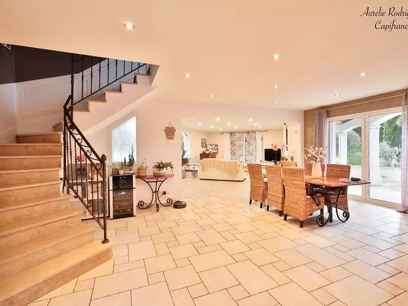 Maison, 203 m²