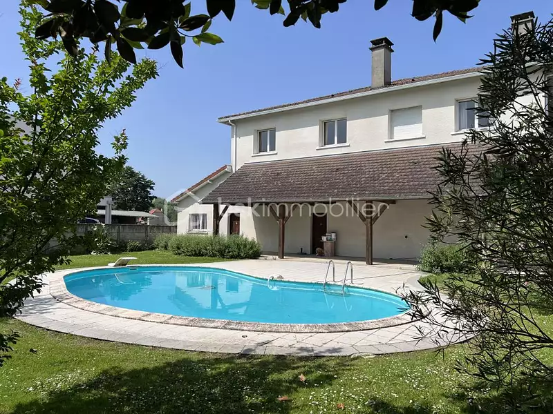 Maison, 282 m²