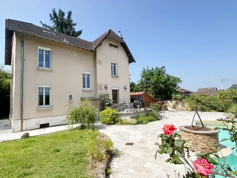 Maison, 277 m²