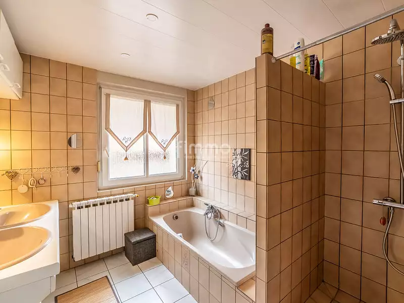 Maison, 227 m²