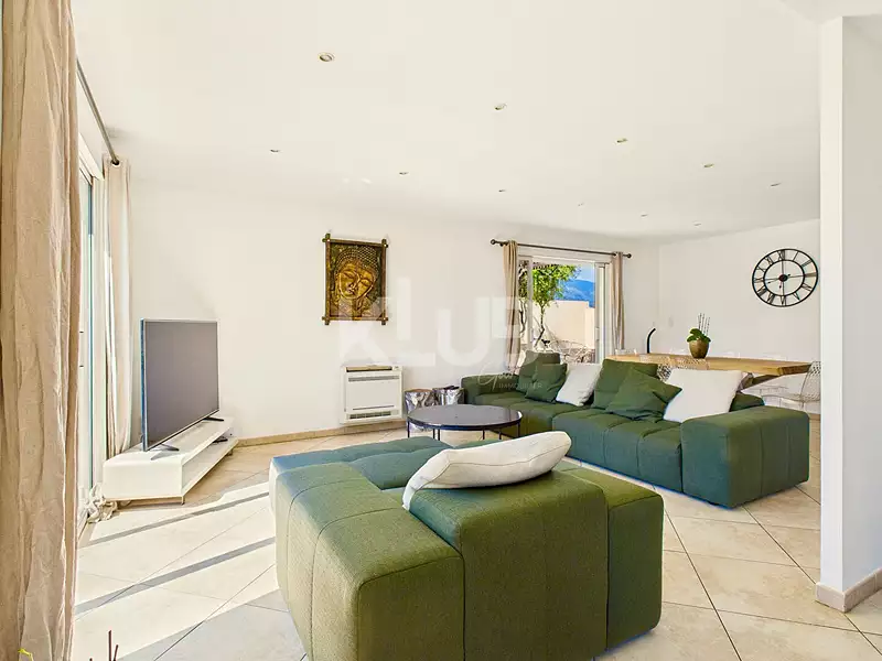 Maison, 167 m²