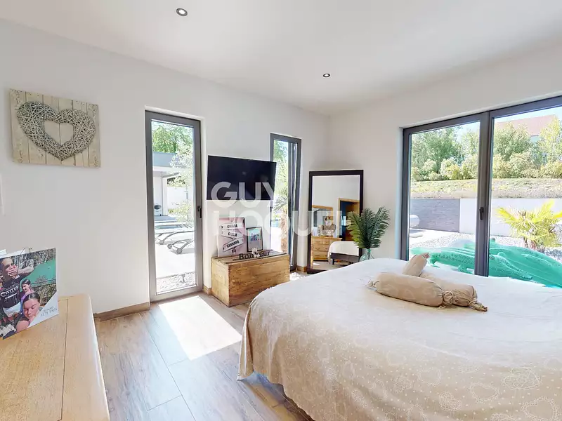 Maison, 240 m²