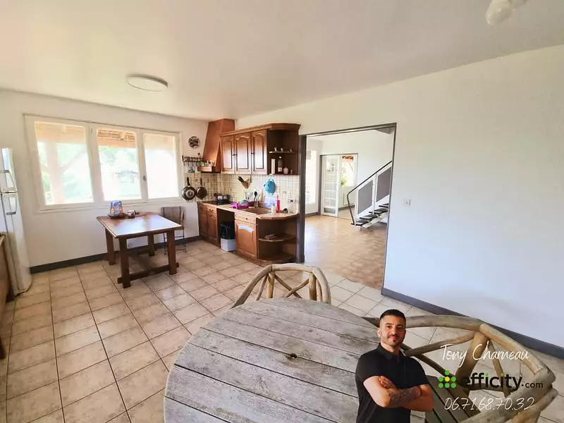 Maison, 260 m²