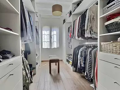Maison, 240 m²