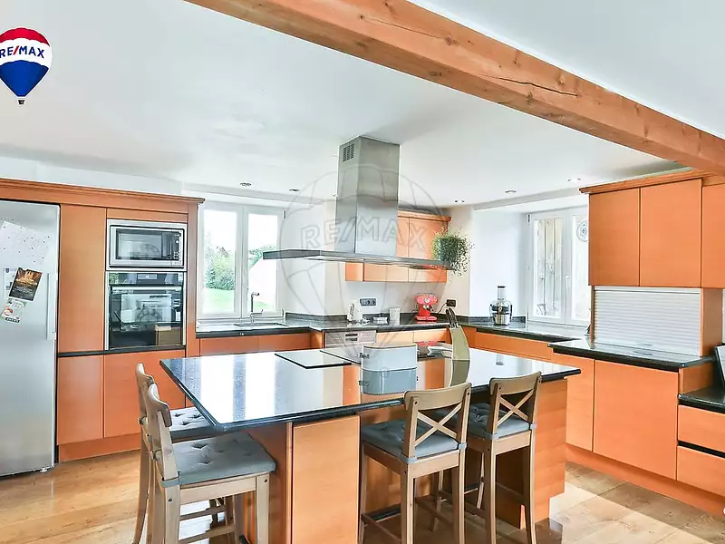Maison, 243 m²