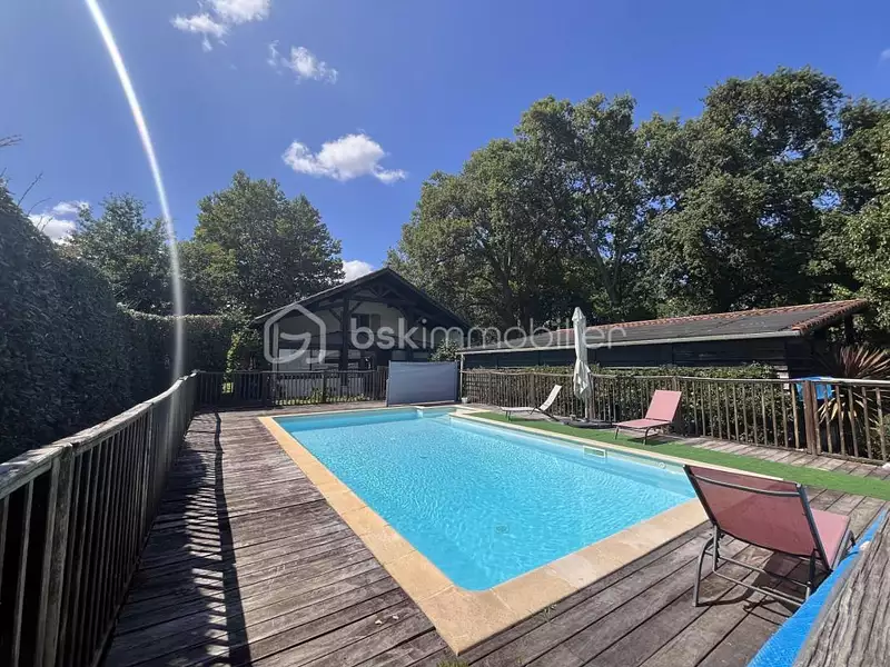 Maison, 240 m²