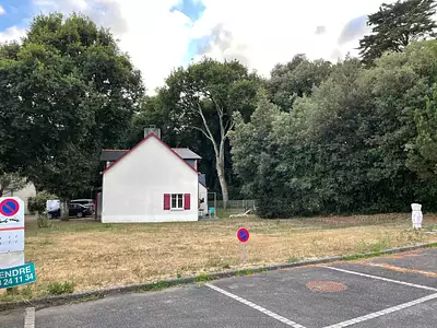 Terrain, 654 m²