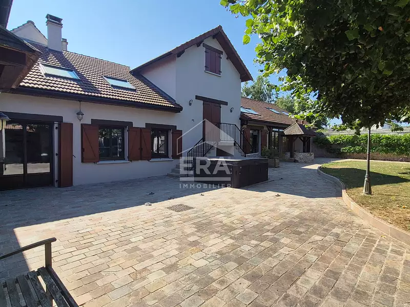 Maison, 272 m²