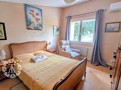 Maison, 239 m²
