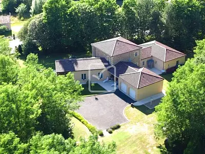 Maison, 260 m²