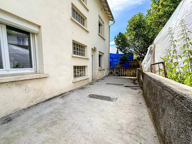 Immeuble, 196 m²