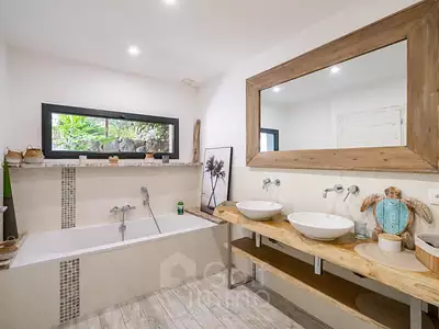 Maison, 220 m²