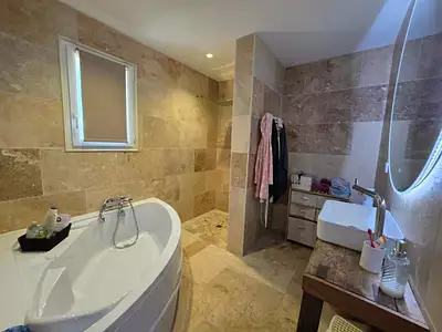 Maison, 215 m²