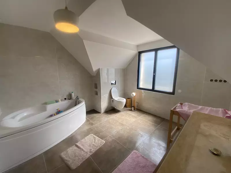 Maison, 167 m²