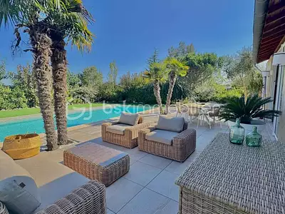 Maison, 165 m²