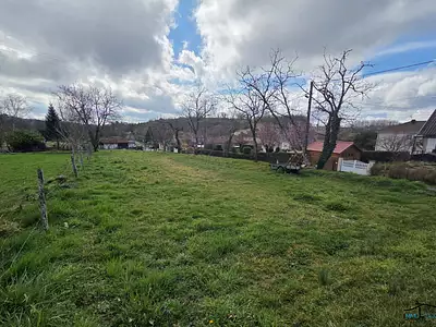 Terrain, 748 m²