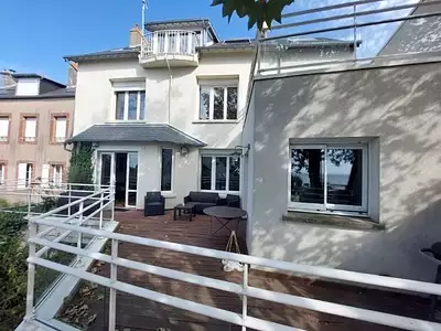 Maison, 240 m²