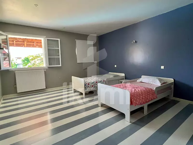 Maison, 280 m²