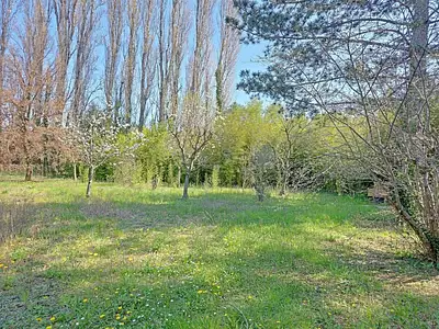 Terrain, 744 m²