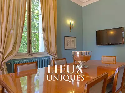Maison, 630 m²